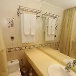 & Holidays - Free Parking Hotel 4*