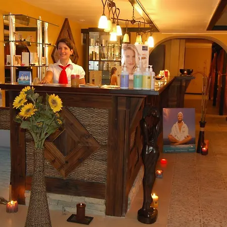 & Holidays - Free Parking Hotel 4*