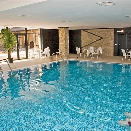 Hotel & Holidays - Free Parking 4*