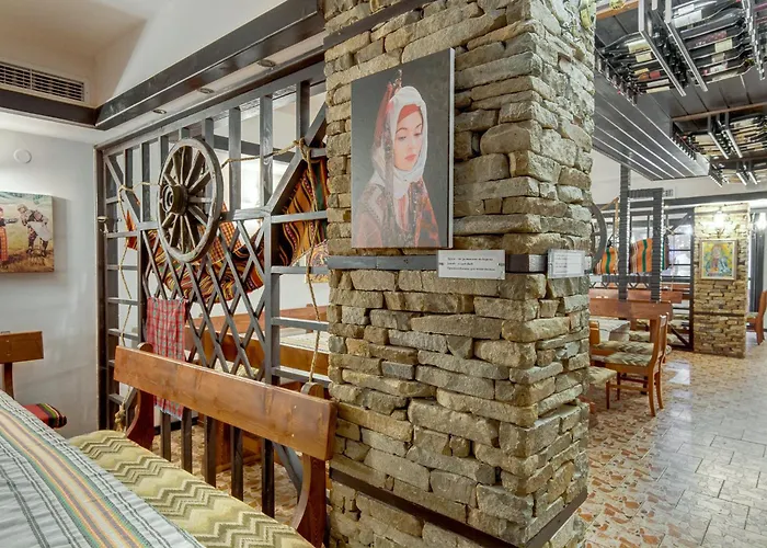 & Holidays - Free Parking 4*