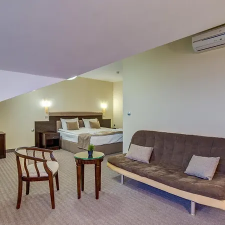 & Holidays - Free Parking מלון 4*