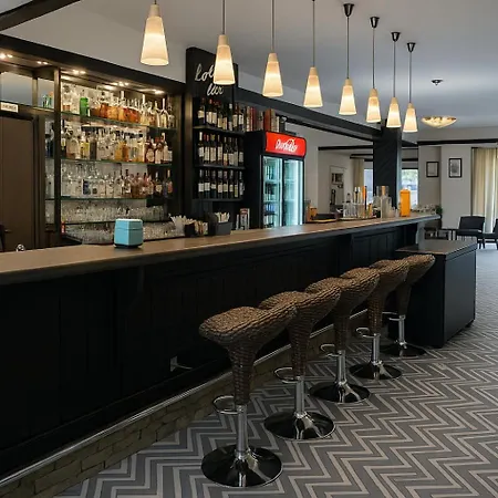 מלון & Holidays - Free Parking