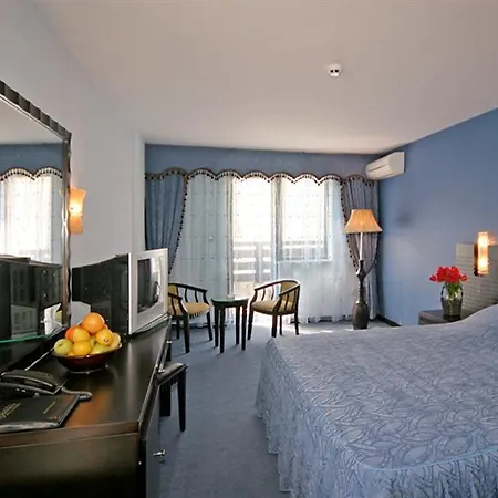 & Holidays - Free Parking בנסקו