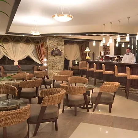 & Holidays - Free Parking בנסקו