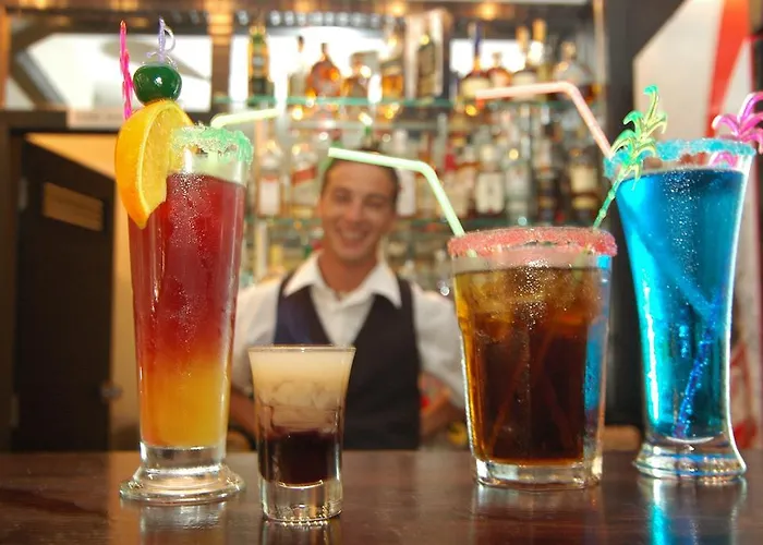 Hotel & Holidays - Free Parking 4*