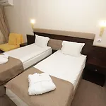 & Holidays - Free Parking Hotel 4*