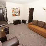 & Holidays - Free Parking Bansko