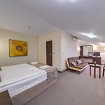 Hotel & Holidays - Free Parking Bansko