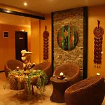 Hotel & Holidays - Free Parking 4*