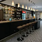 Hotel & Holidays - Free Parking