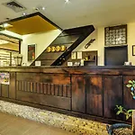 & Holidays - Free Parking Hotel 4*