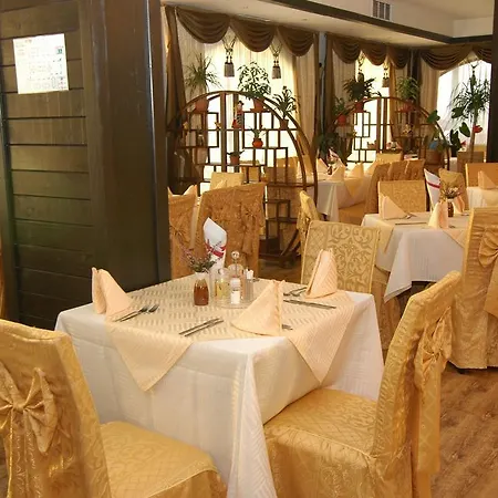 & Holidays - Free Parking Hotel 4*