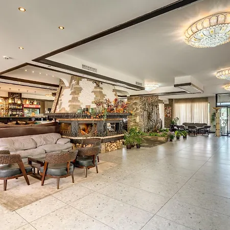 & Holidays - Free Parking