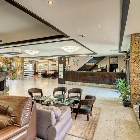 & Holidays - Free Parking Ξενοδοχείο