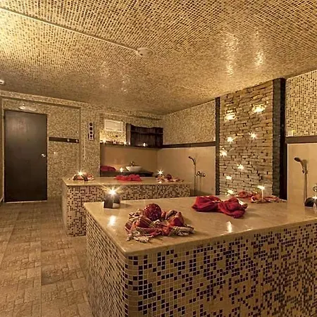 & Holidays - Free Parking Hotel 4*