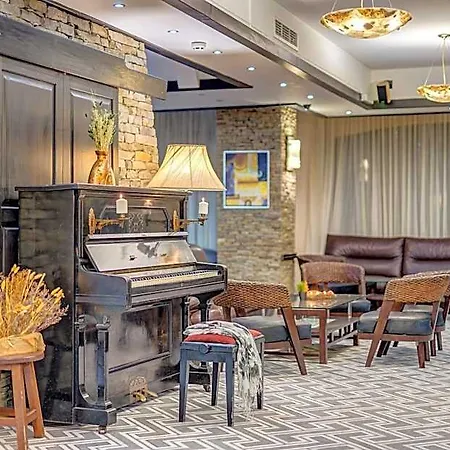 & Holidays - Free Parking Hotel 4*