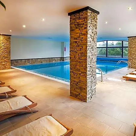 Hotel & Holidays - Free Parking Bansko