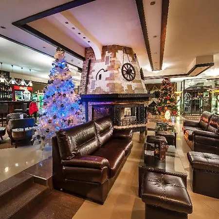 & Holidays - Free Parking Hotel