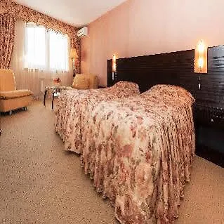 Hotel & Holidays - Free Parking 4*