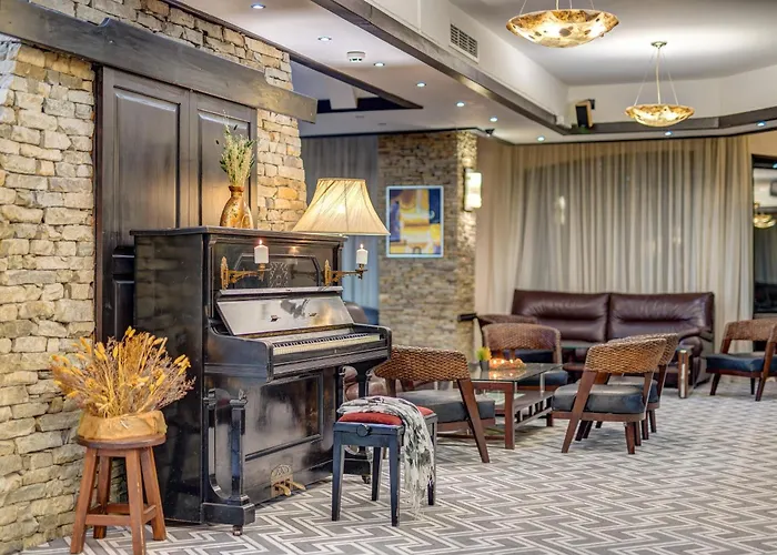 Ξενοδοχείο & Holidays - Free Parking 4*