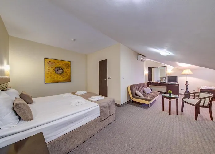 Hotel & Holidays - Free Parking Bansko