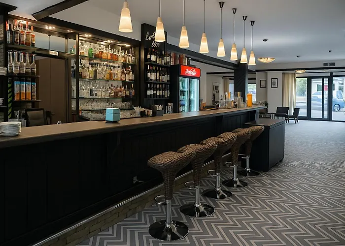 Ξενοδοχείο & Holidays - Free Parking