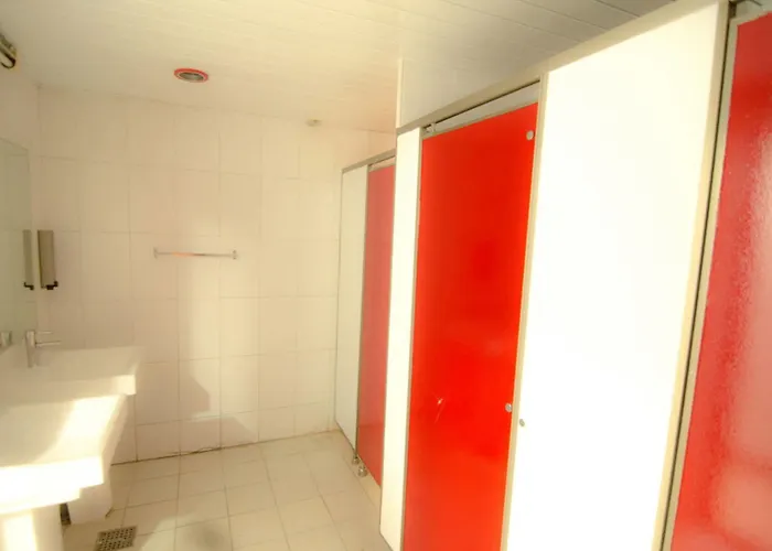 & Holidays - Free Parking 4*